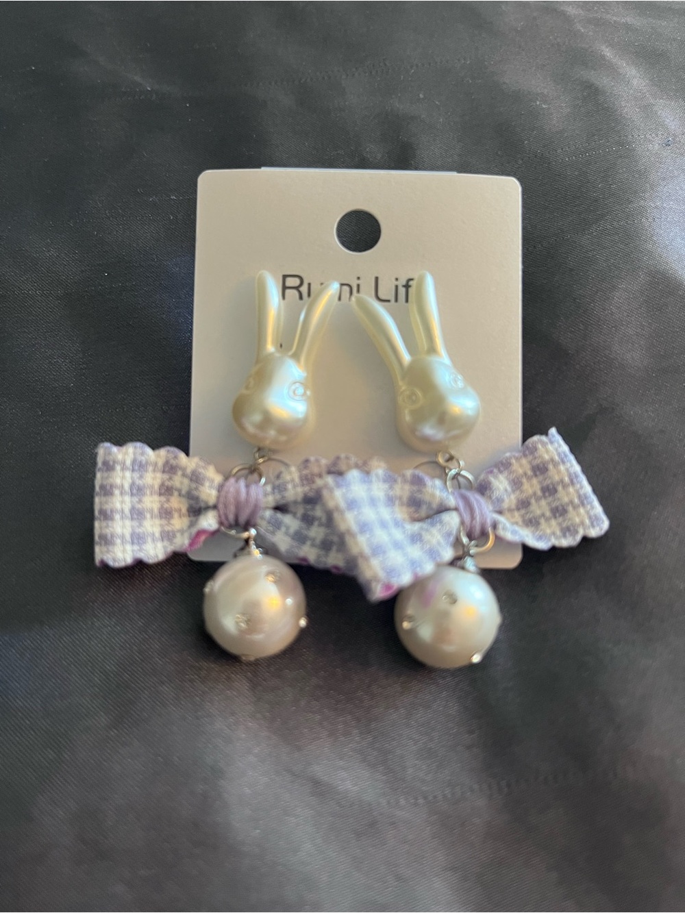 Pearl bunny bow earrings